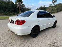 TOYOTA - COROLLA - 2005/2006 - Branca - R$ 38.900,00