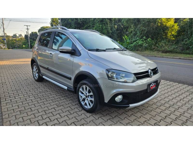VOLKSWAGEN - CROSSFOX - 2012/2013 - Prata - R$ 44.900,00