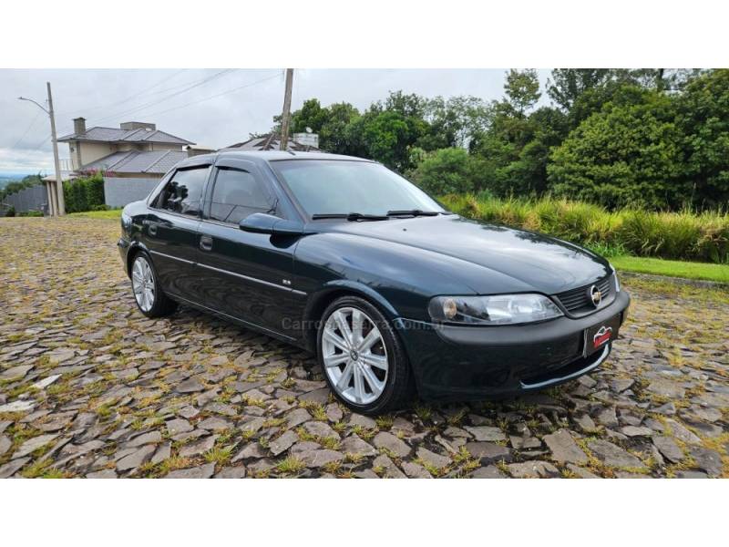 CHEVROLET - VECTRA - 1996/1997 - Verde - R$ 17.900,00