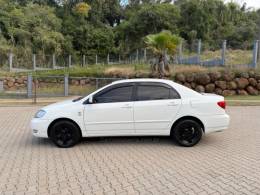TOYOTA - COROLLA - 2005/2006 - Branca - R$ 38.900,00
