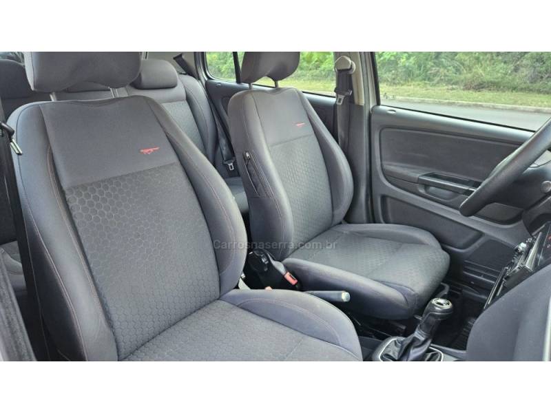 VOLKSWAGEN - CROSSFOX - 2012/2013 - Prata - R$ 44.900,00