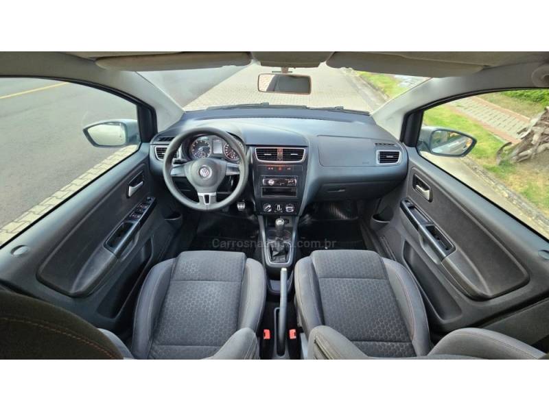 VOLKSWAGEN - CROSSFOX - 2012/2013 - Prata - R$ 44.900,00