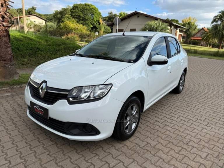 RENAULT - LOGAN - 2017/2018 - Branca - R$ 39.900,00