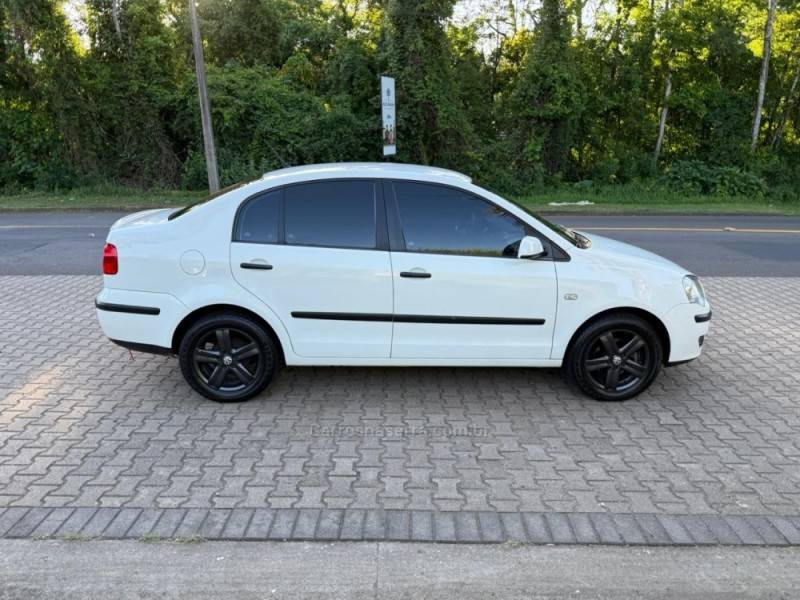 VOLKSWAGEN - POLO - 2006/2007 - Branca - R$ 32.900,00