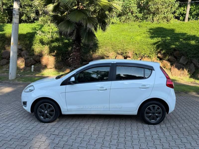 FIAT - PALIO - 2014/2015 - Branca - R$ 38.900,00