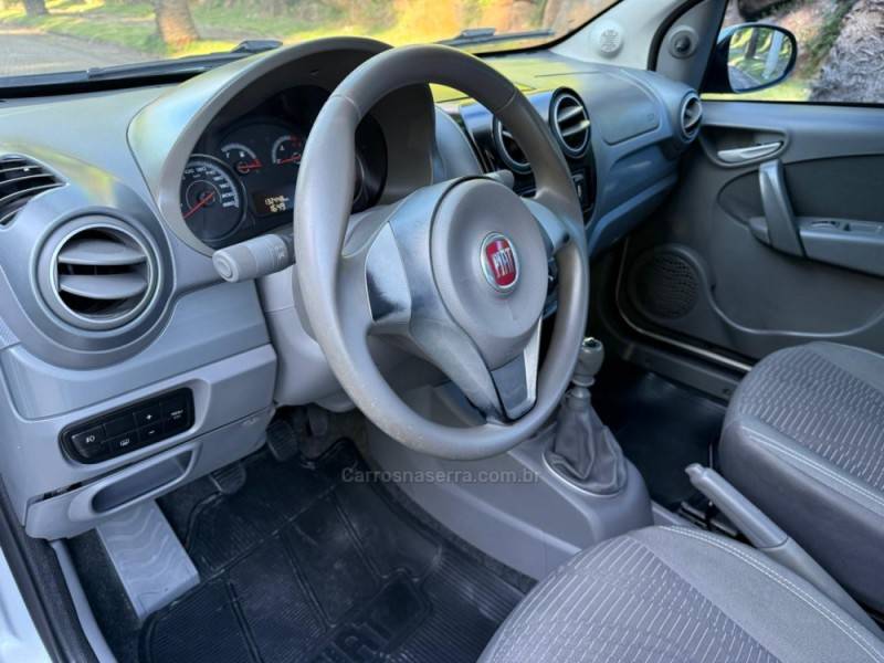 FIAT - PALIO - 2012/2013 - Prata - R$ 39.900,00