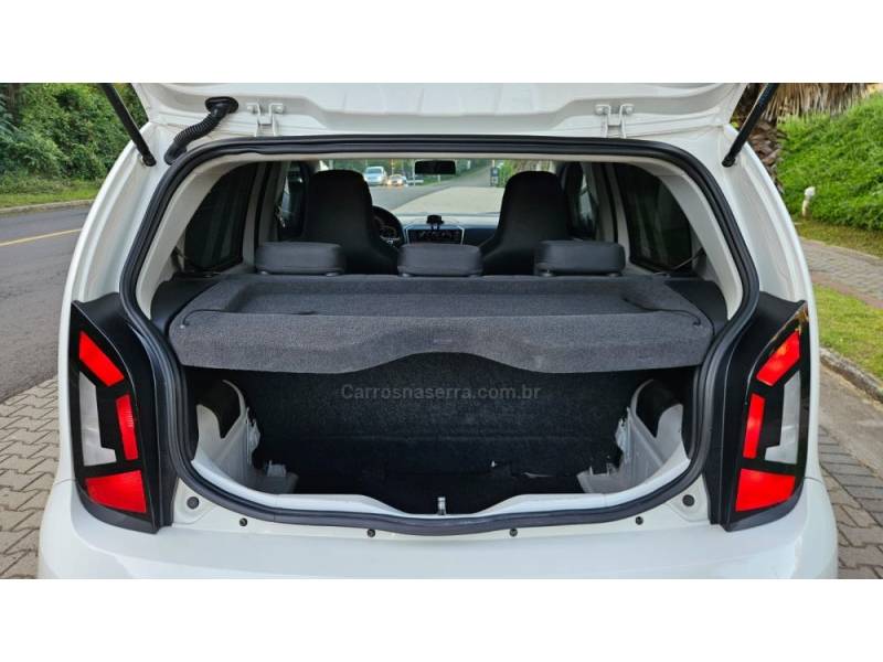 VOLKSWAGEN - UP - 2019/2020 - Branca - R$ 64.000,00