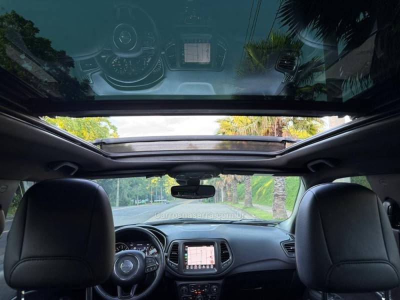 JEEP - COMPASS - 2020/2021 - Marrom - R$ 117.900,00