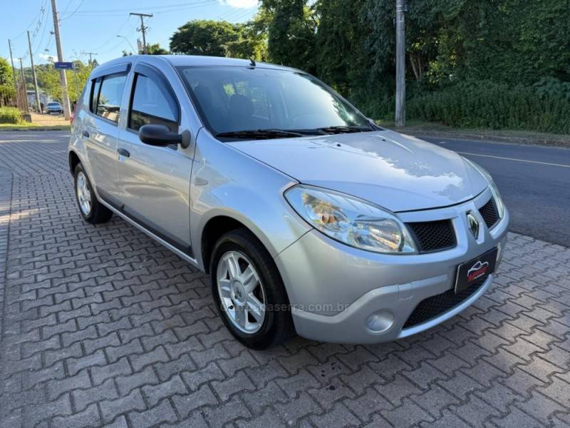 RENAULT - SANDERO - 2009/2010 - Prata - R$ 30.900,00