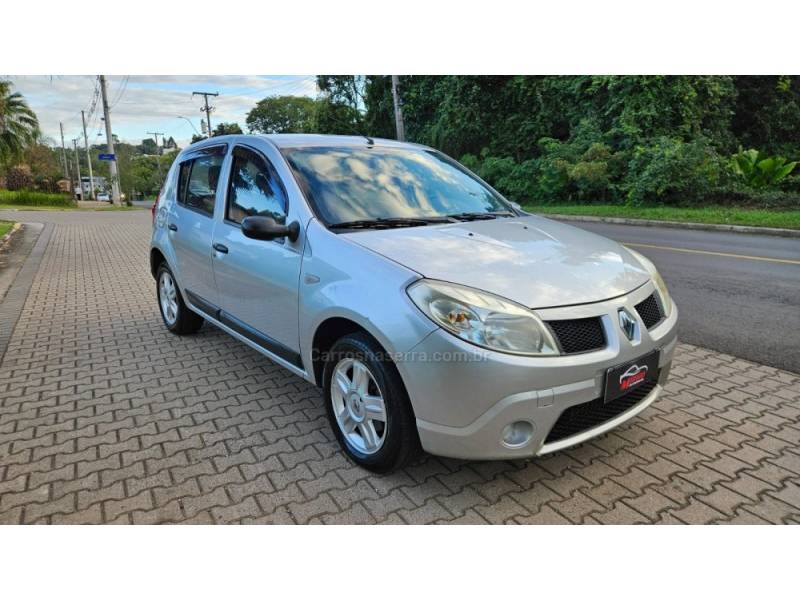 RENAULT - SANDERO - 2008/2009 - Prata - R$ 27.500,00