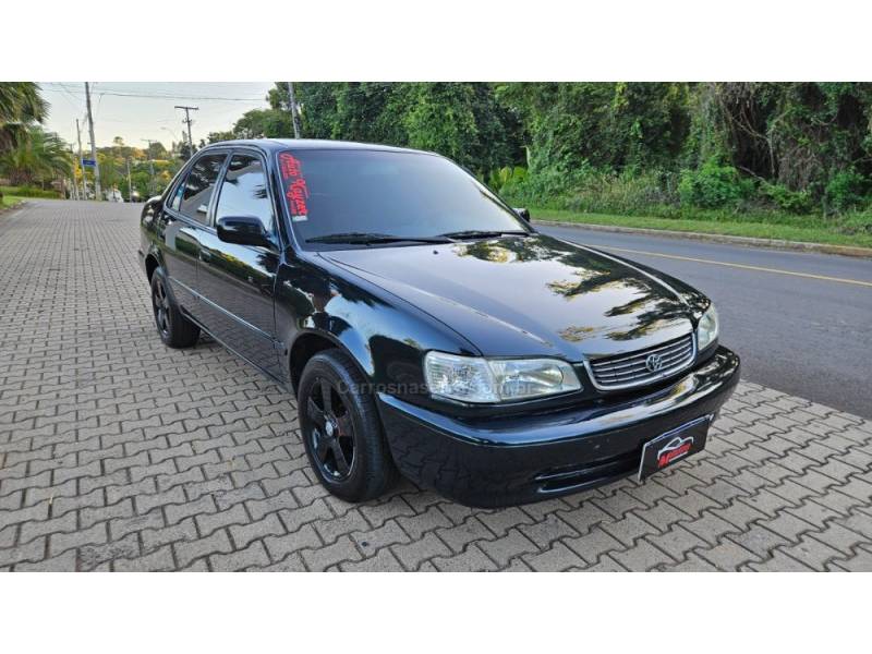 TOYOTA - COROLLA - 1999/1999 - Verde - R$ 25.900,00