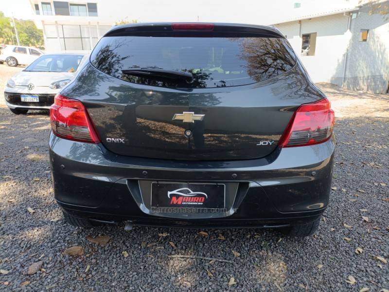 CHEVROLET - ONIX - 2019/2019 - Verde - R$ 54.900,00