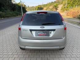 FORD - FIESTA - 2007/2008 - Prata - R$ 24.900,00