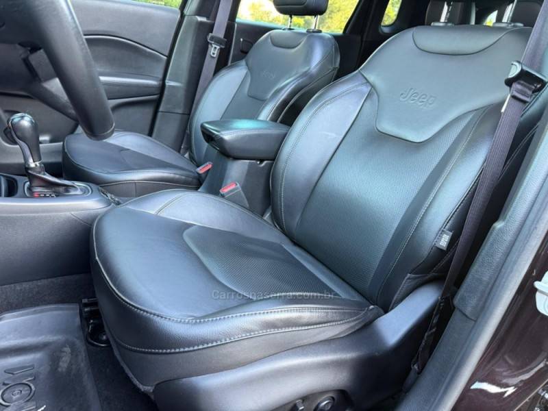 JEEP - COMPASS - 2020/2021 - Marrom - R$ 117.900,00
