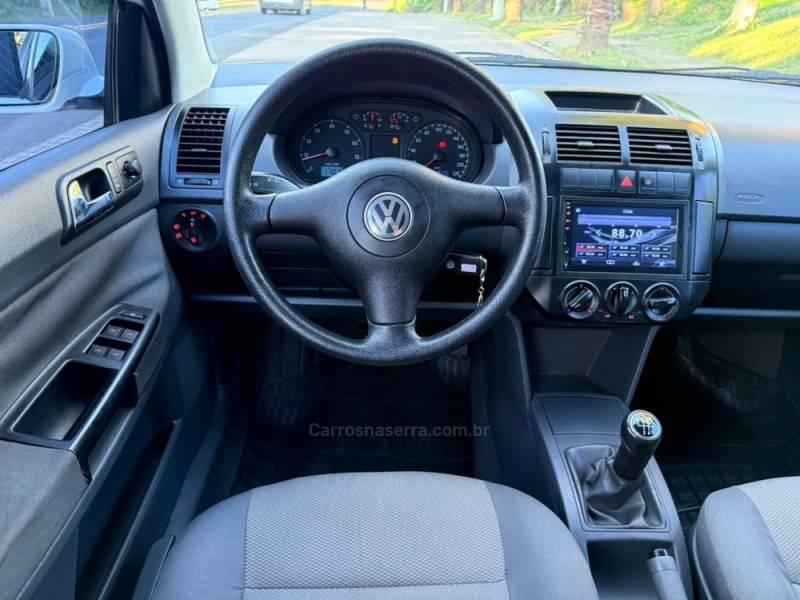 VOLKSWAGEN - POLO - 2006/2007 - Branca - R$ 32.900,00