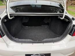 VOLKSWAGEN - VOYAGE - 2020/2021 - Branca - R$ 53.900,00