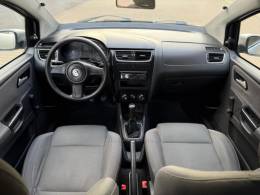 VOLKSWAGEN - FOX - 2010/2011 - Prata - R$ 25.900,00