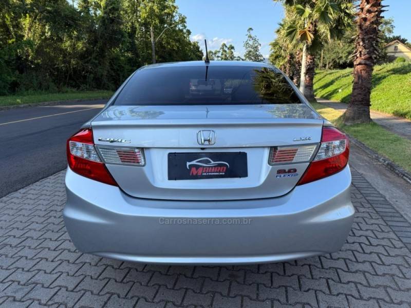 HONDA - CIVIC - 2014/2014 - Prata - R$ 73.900,00