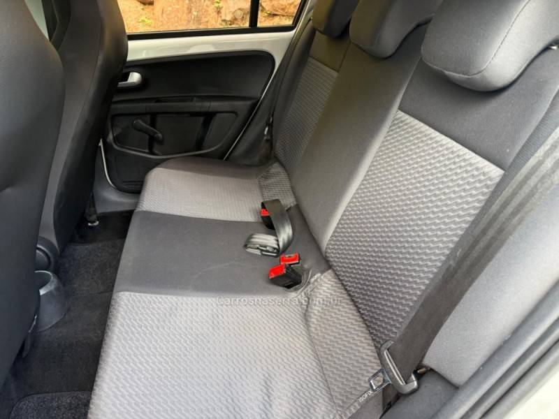 VOLKSWAGEN - UP - 2019/2019 - Branca - R$ 64.900,00