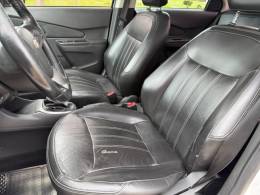 CHEVROLET - COBALT - 2015/2015 - Branca - R$ 39.900,00