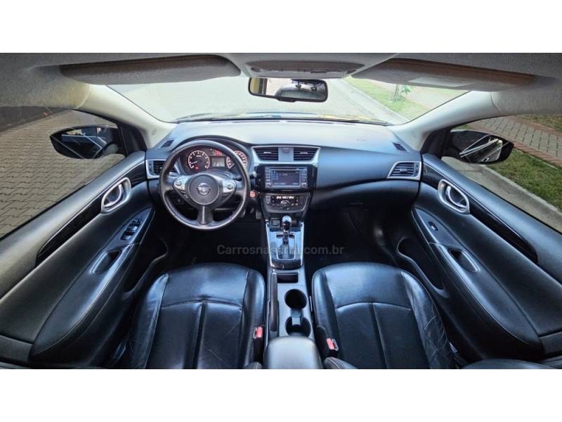 NISSAN - SENTRA - 2017/2018 - Preta - R$ 74.900,00