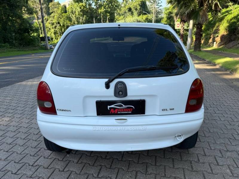 CHEVROLET - CORSA - 1996/1996 - Branca - R$ 13.900,00