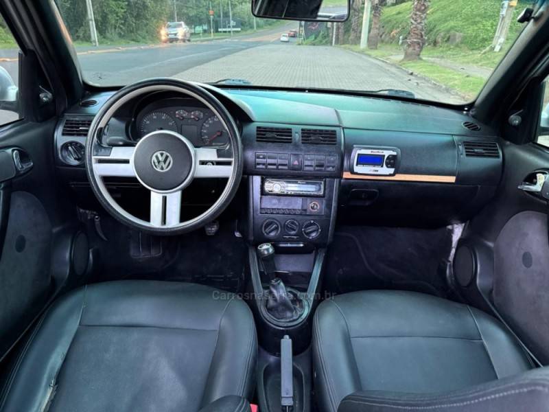 VOLKSWAGEN - SAVEIRO - 2000/2001 - Prata - R$ 35.000,00