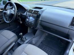 VOLKSWAGEN - POLO - 2006/2007 - Branca - R$ 32.900,00