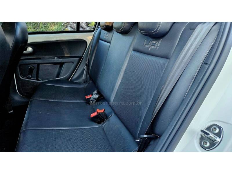 VOLKSWAGEN - UP - 2016/2017 - Branca - R$ 49.000,00