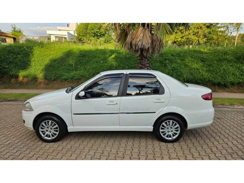FIAT - SIENA - 2010/2010 - Branca - R$ 27.900,00