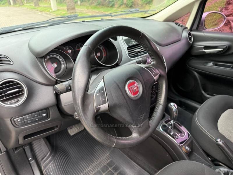 FIAT - LINEA - 2011/2012 - Prata - R$ 32.900,00