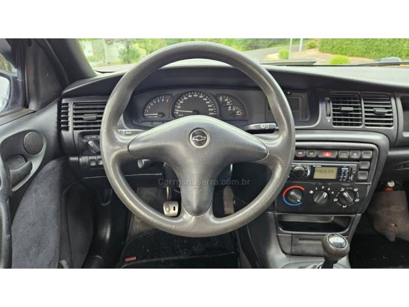 CHEVROLET - VECTRA - 1996/1997 - Verde - R$ 17.900,00