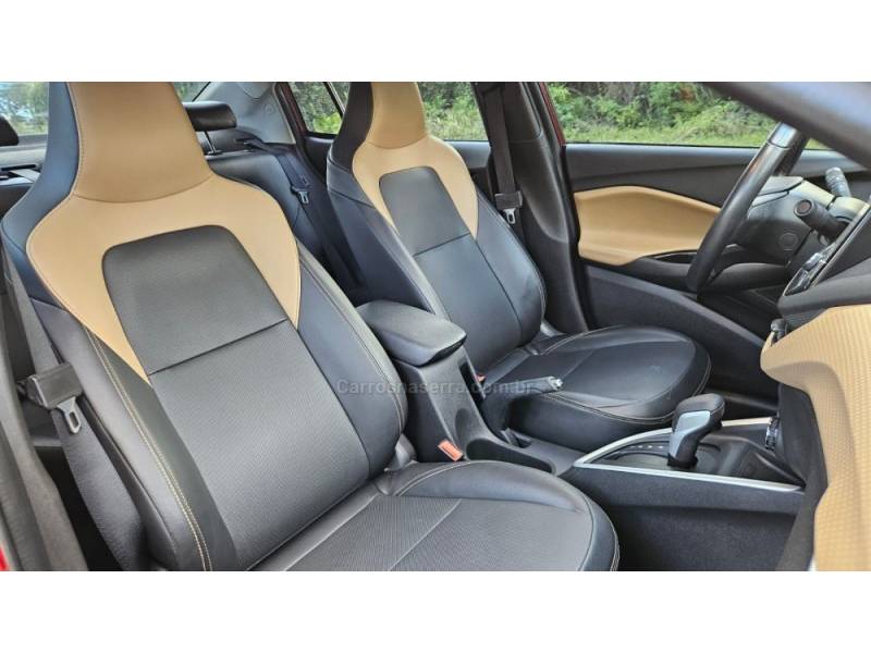 CHEVROLET - ONIX - 2022/2023 - Vermelha - R$ 90.900,00