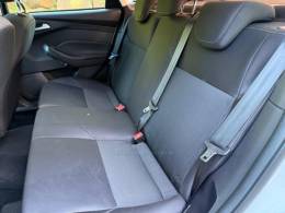 FORD - FOCUS - 2018/2019 - Branca - R$ 66.900,00