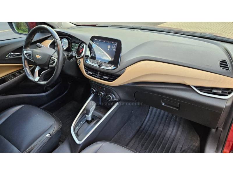 CHEVROLET - ONIX - 2022/2023 - Vermelha - R$ 90.900,00